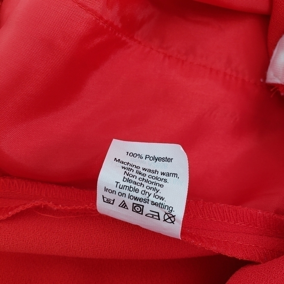 J. Crew Women's Pleaed Red Dress Shorts - Picture 7 of 7